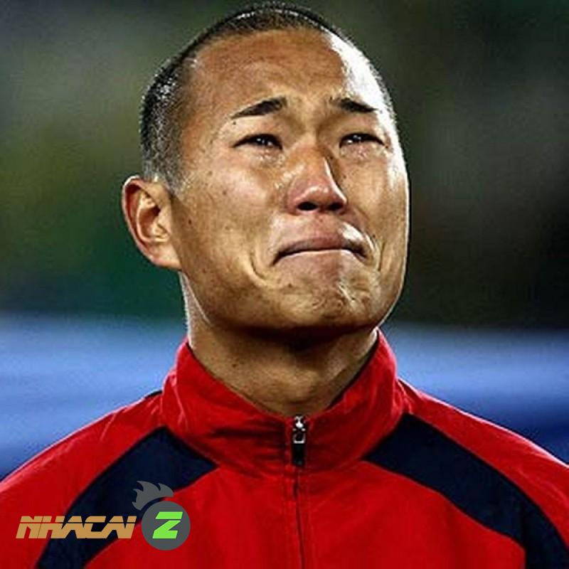 Cầu thủ Triều Tiên xúc động bật khóc tại World Cup 2010